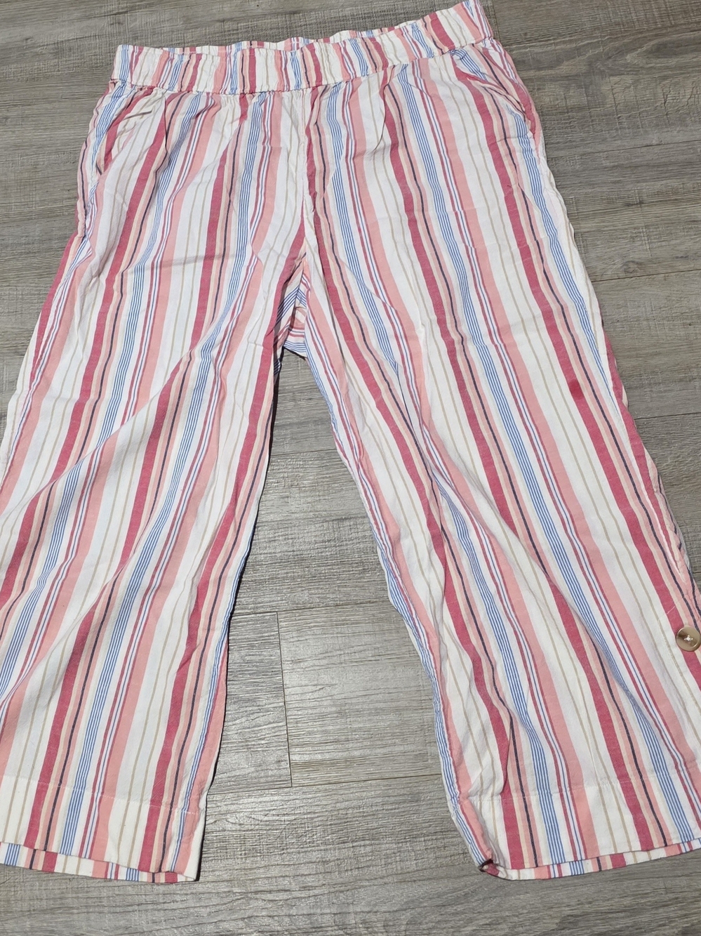 Womans Pink & Blue Striped Pull-On Capri Pants